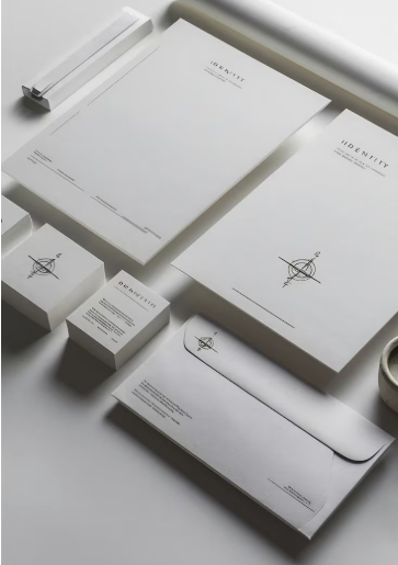Diseño de logotipos profesionales por Charly Brand en Marbella, Málaga. Professional logo design by Charly Brand in Marbella, Malaga.